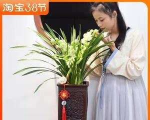 如何成功养殖白玉香兰？（了解白玉香兰的养殖技巧，让它在你的家中绽放出迷人的芳香）